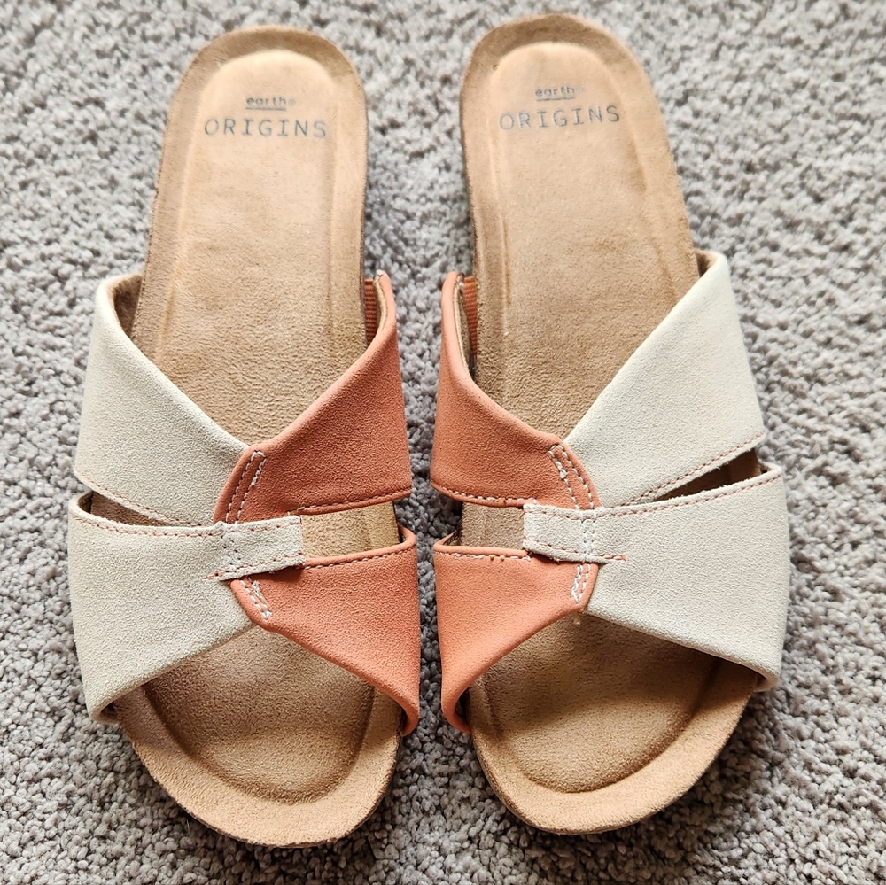 Earth Origins Women's Peach Multi Suede Sandals, Size 6. NEW